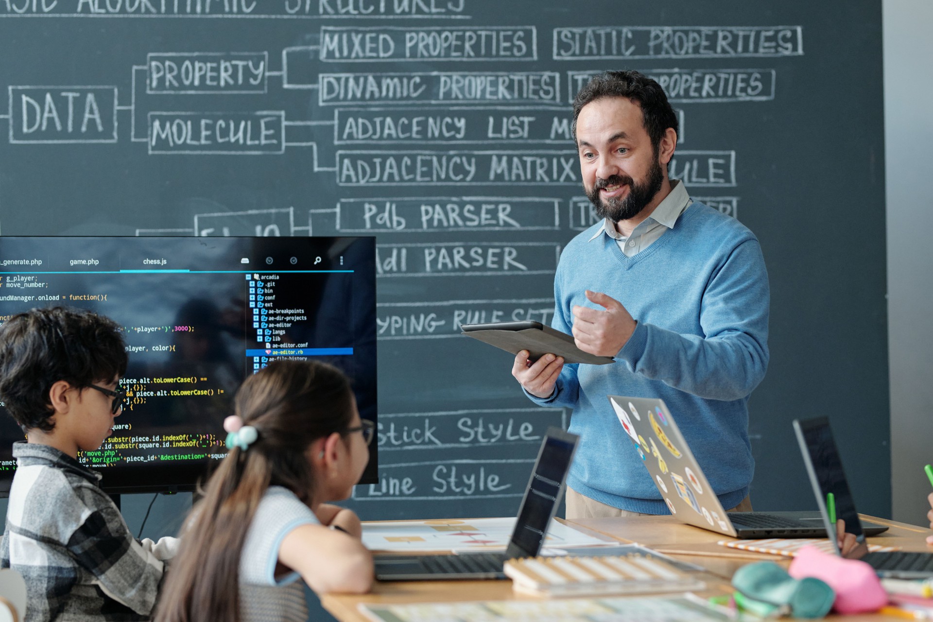 Teaching Programming in Classroom with Engaging Teacher